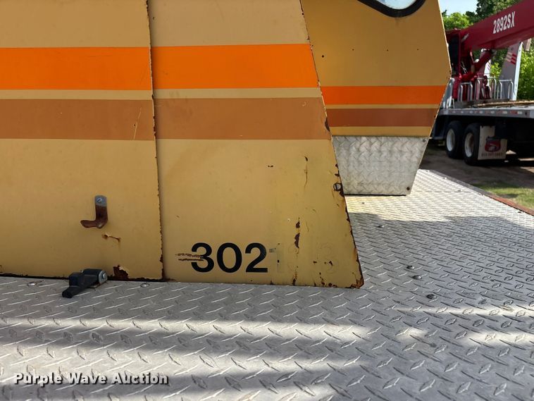 image for item FG0327 Grove 6425G crane truck