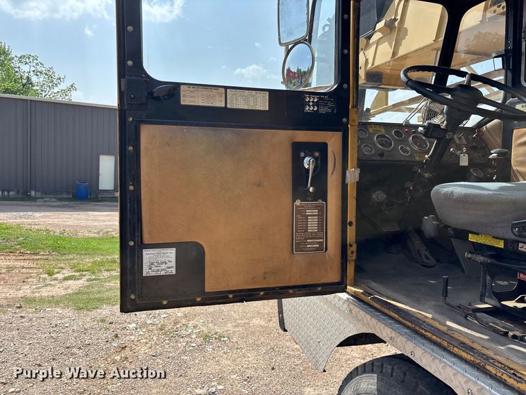 image for item FG0327 Grove 6425G crane truck