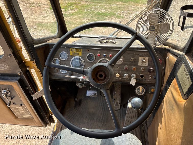 image for item FG0327 Grove 6425G crane truck