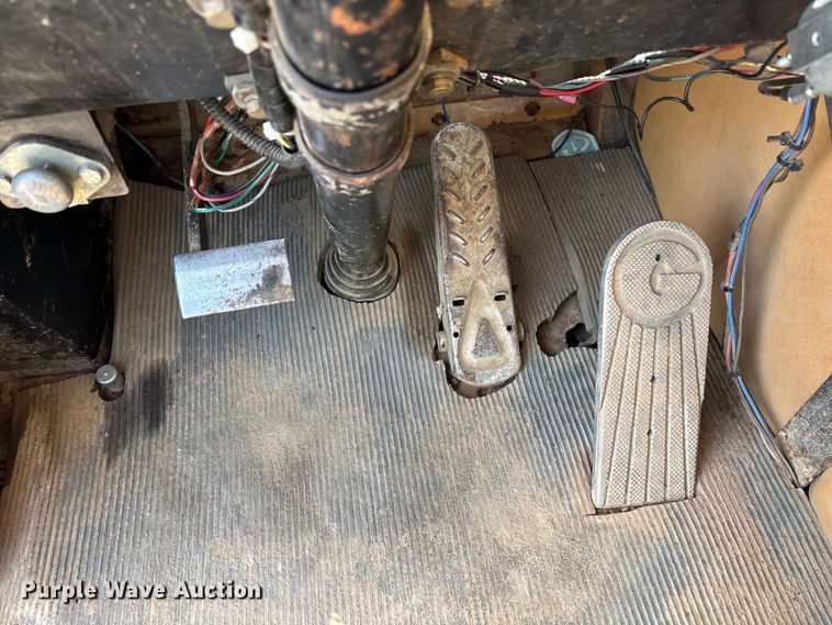 image for item FG0327 Grove 6425G crane truck
