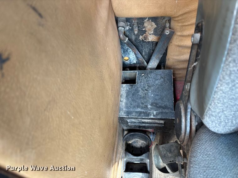 image for item FG0327 Grove 6425G crane truck