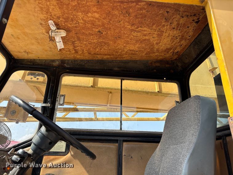 image for item FG0327 Grove 6425G crane truck