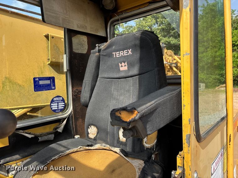 image for item FG0327 Grove 6425G crane truck