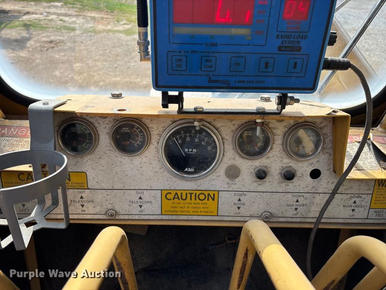 image for item FG0327 Grove 6425G crane truck