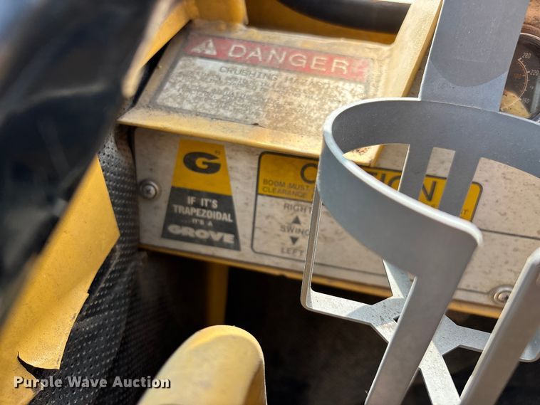 image for item FG0327 Grove 6425G crane truck