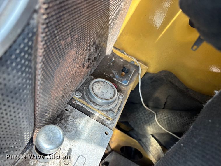 image for item FG0327 Grove 6425G crane truck