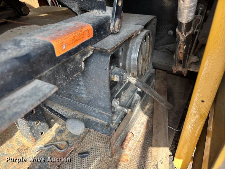 image for item FG0327 Grove 6425G crane truck
