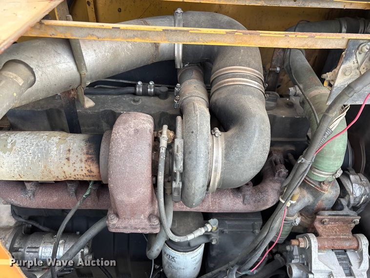 image for item FG0327 Grove 6425G crane truck