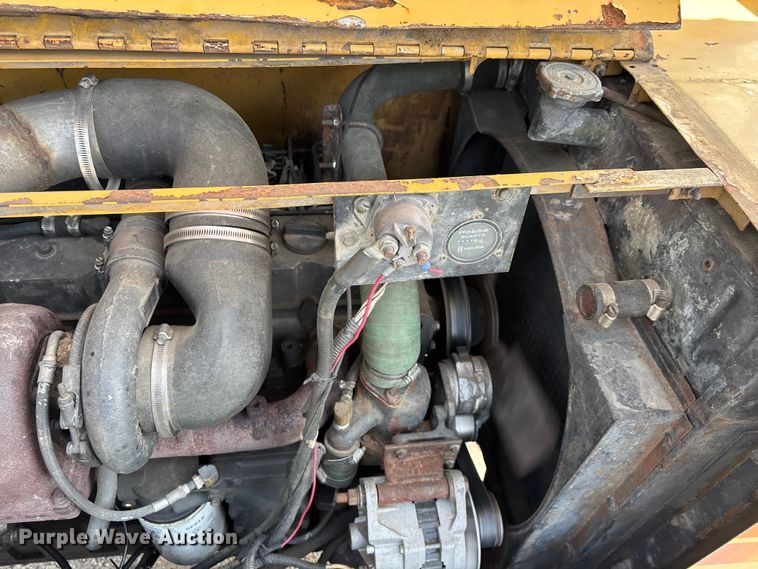 image for item FG0327 Grove 6425G crane truck