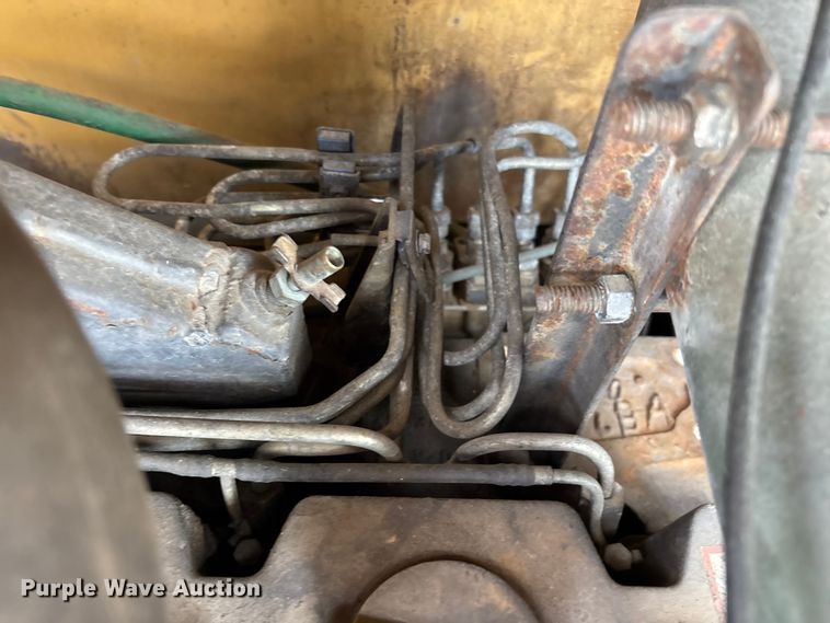 image for item FG0327 Grove 6425G crane truck