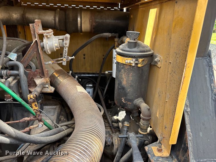 image for item FG0327 Grove 6425G crane truck