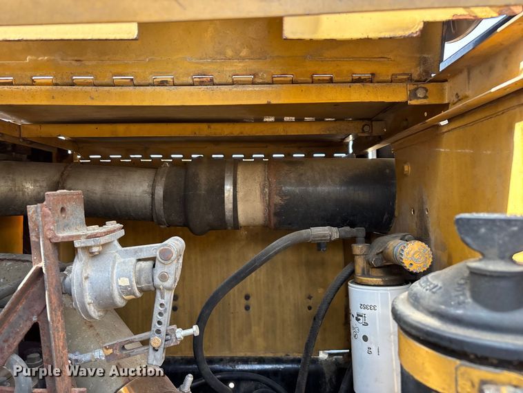 image for item FG0327 Grove 6425G crane truck