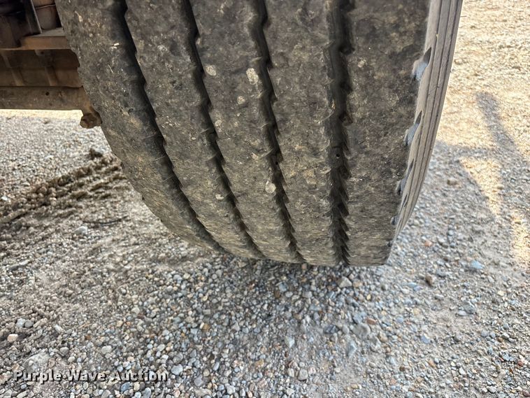image for item FG0327 Grove 6425G crane truck