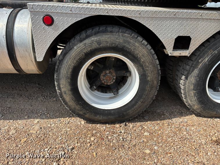 image for item FG0327 Grove 6425G crane truck