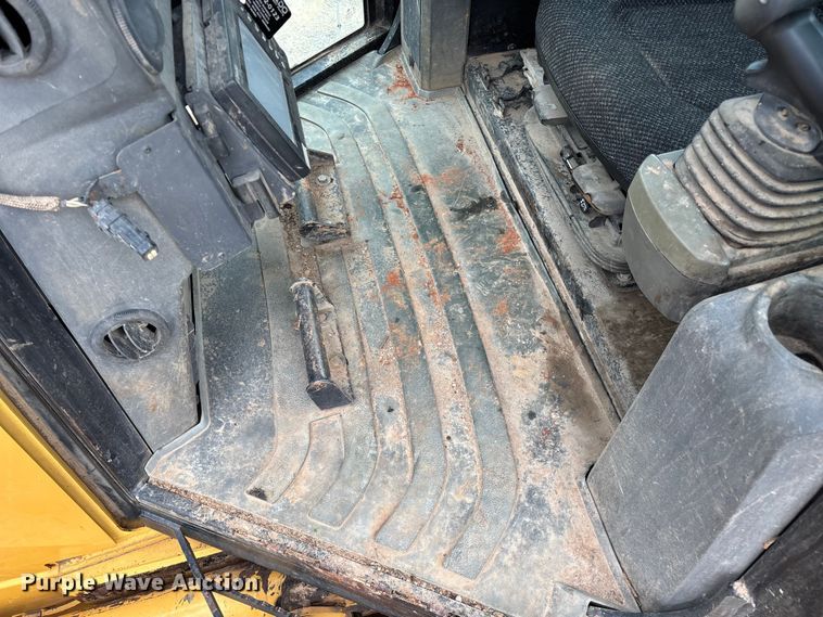 image for item FG0330 2012 Caterpillar D5K XL dozer