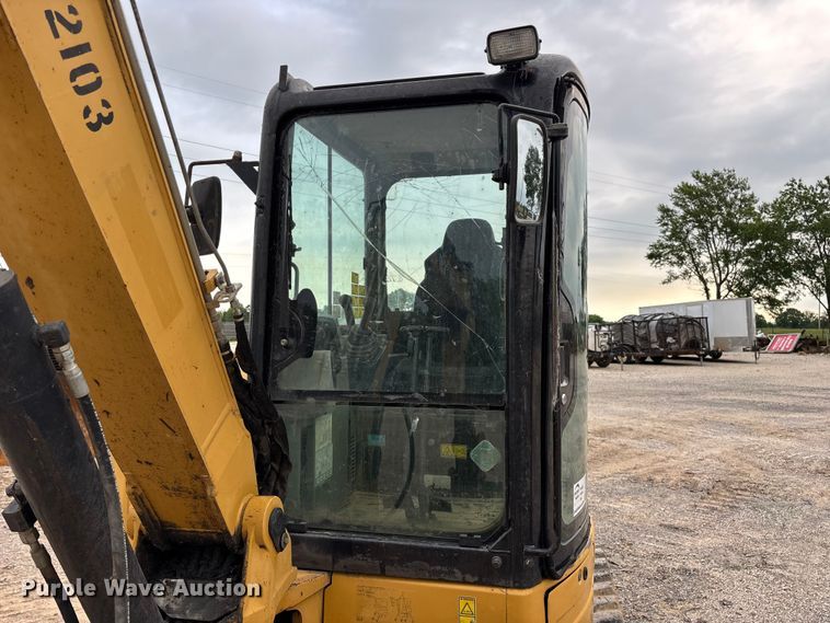 image for item FG0332 2013 Caterpillar 305E CR mini excavator