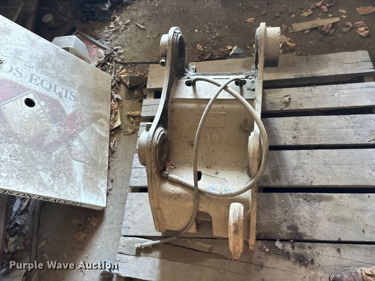 image for item FG0336 2008 Volvo EC210CL excavator