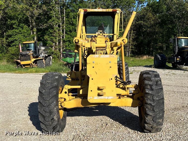 image for item FG0337 1986 Champion 710A motor grader