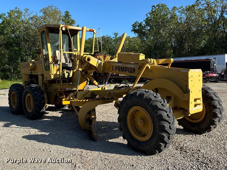 image for item FG0337 1986 Champion 710A motor grader