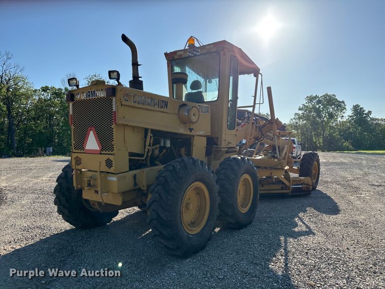 image for item FG0337 1986 Champion 710A motor grader