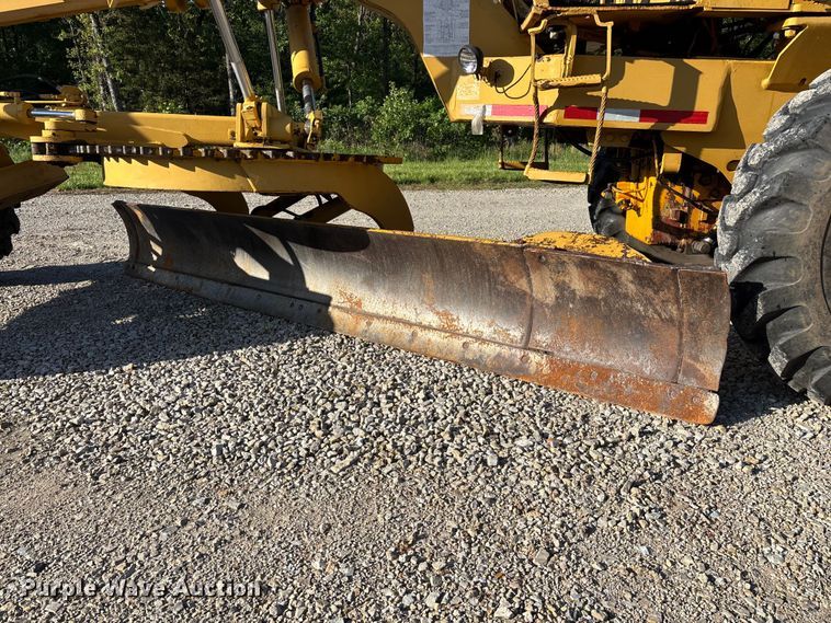 image for item FG0337 1986 Champion 710A motor grader