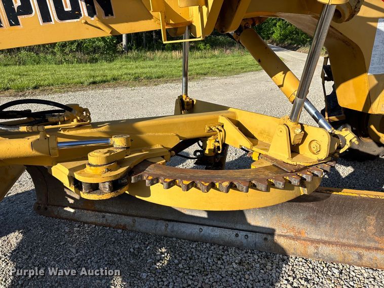 image for item FG0337 1986 Champion 710A motor grader