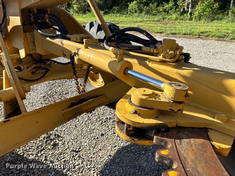 image for item FG0337 1986 Champion 710A motor grader