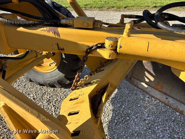 image for item FG0337 1986 Champion 710A motor grader