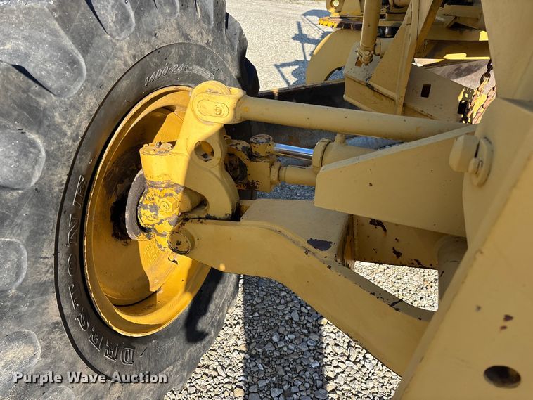 image for item FG0337 1986 Champion 710A motor grader
