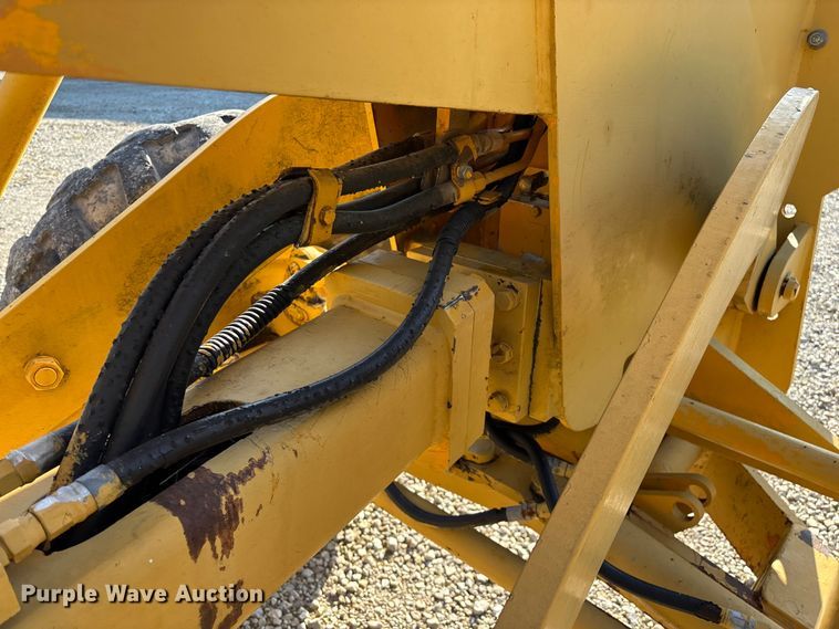 image for item FG0337 1986 Champion 710A motor grader
