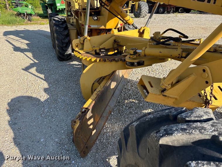 image for item FG0337 1986 Champion 710A motor grader