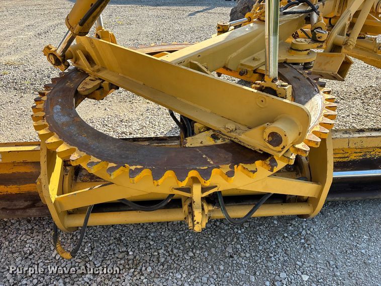 image for item FG0337 1986 Champion 710A motor grader