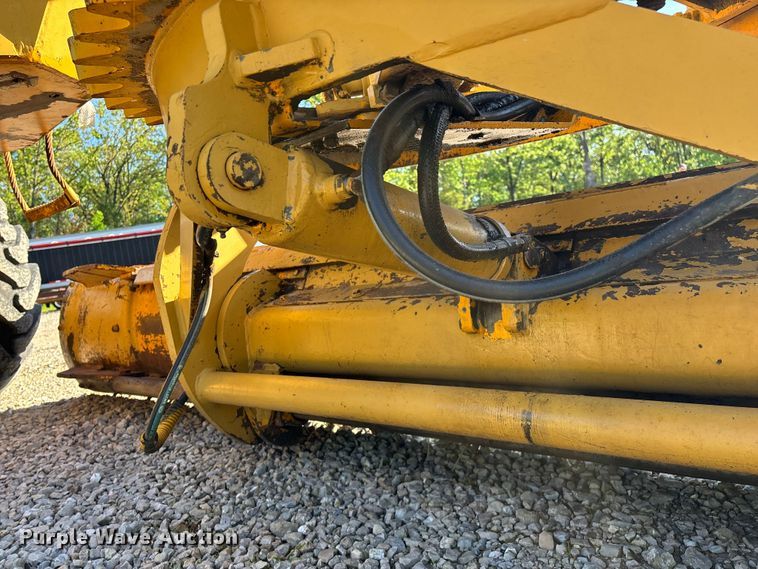 image for item FG0337 1986 Champion 710A motor grader