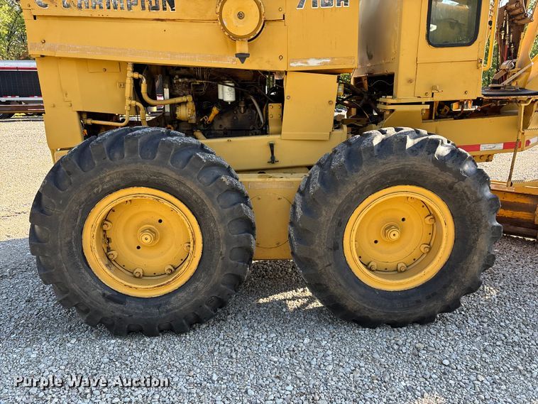 image for item FG0337 1986 Champion 710A motor grader