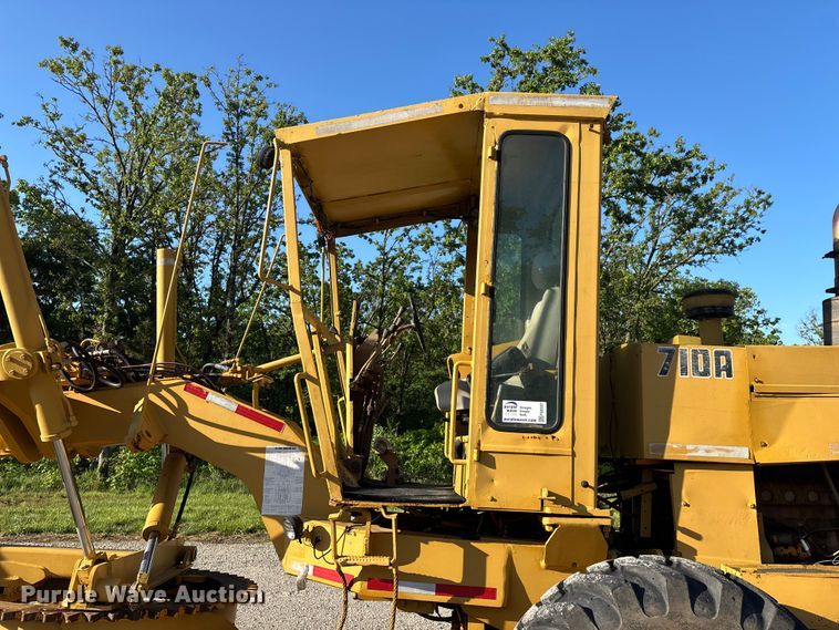 image for item FG0337 1986 Champion 710A motor grader