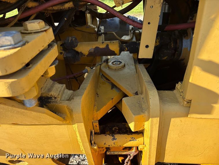 image for item FG0337 1986 Champion 710A motor grader