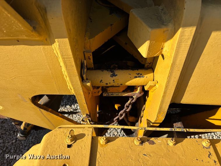 image for item FG0337 1986 Champion 710A motor grader