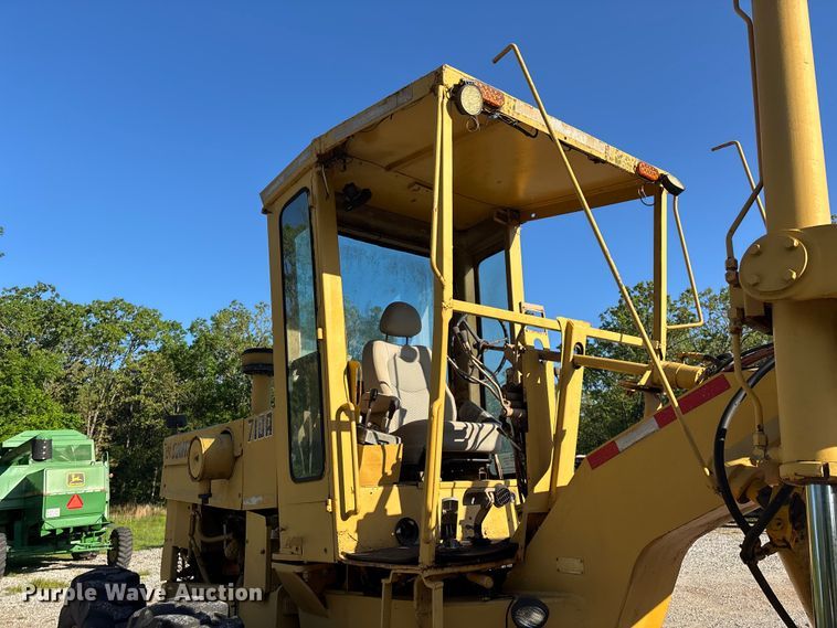 image for item FG0337 1986 Champion 710A motor grader