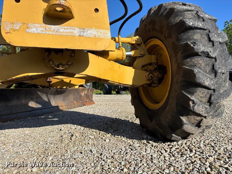 image for item FG0337 1986 Champion 710A motor grader