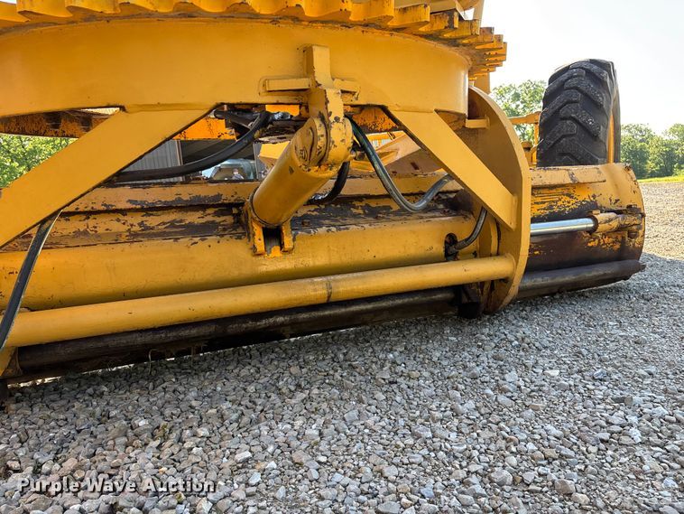 image for item FG0337 1986 Champion 710A motor grader