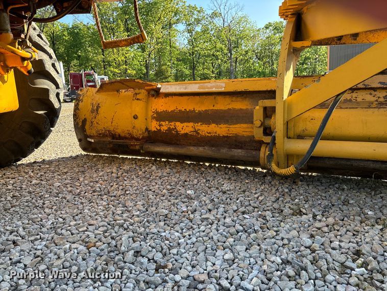 image for item FG0337 1986 Champion 710A motor grader