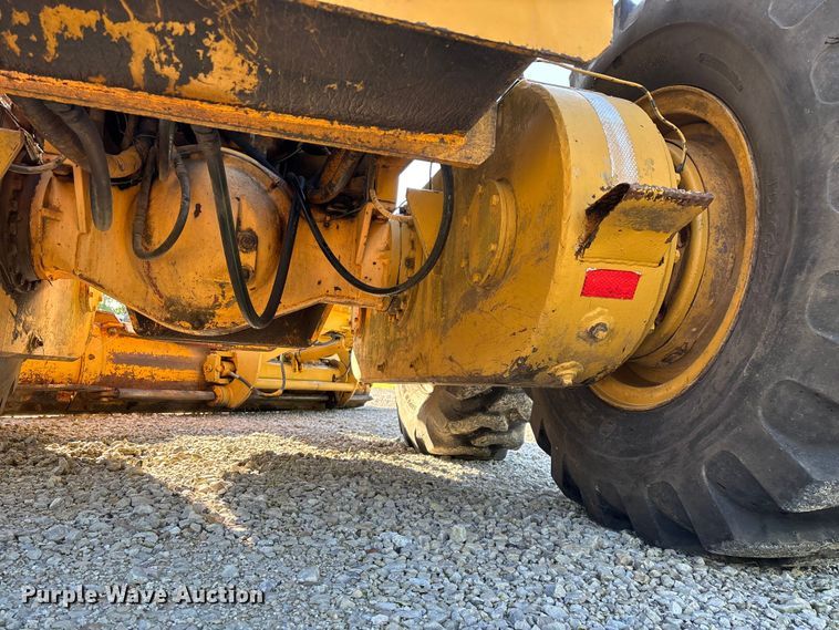 image for item FG0337 1986 Champion 710A motor grader