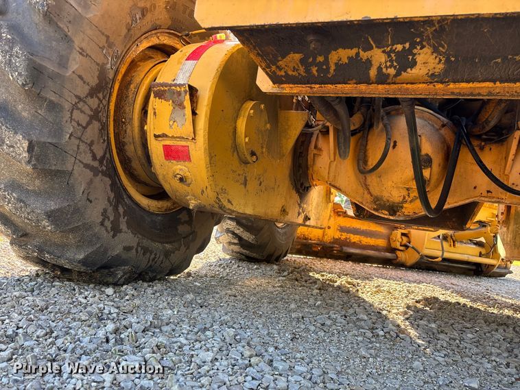 image for item FG0337 1986 Champion 710A motor grader