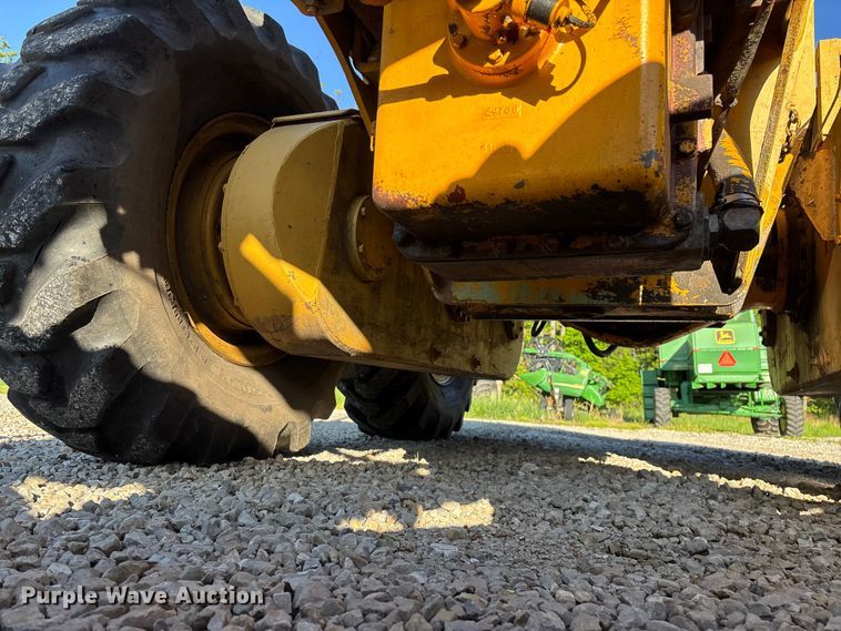image for item FG0337 1986 Champion 710A motor grader