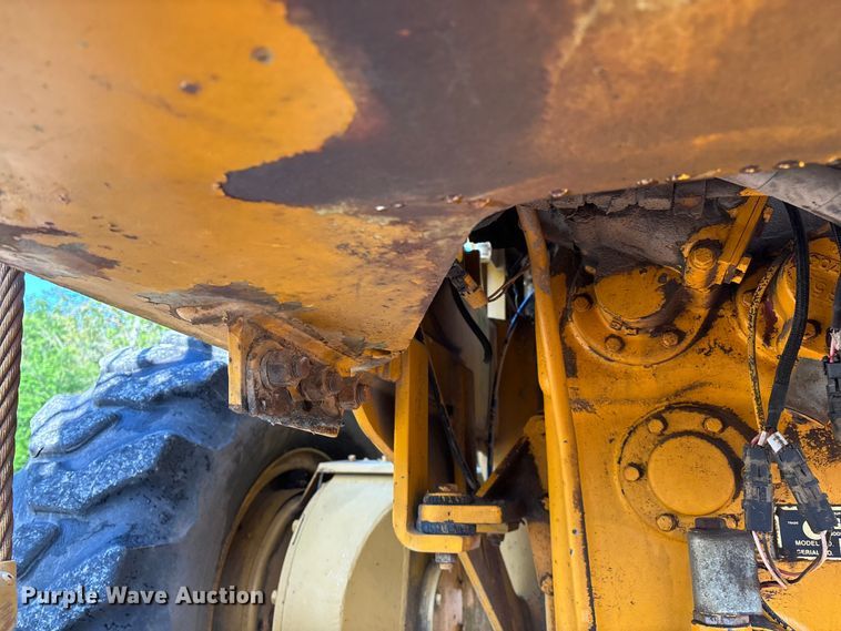 image for item FG0337 1986 Champion 710A motor grader