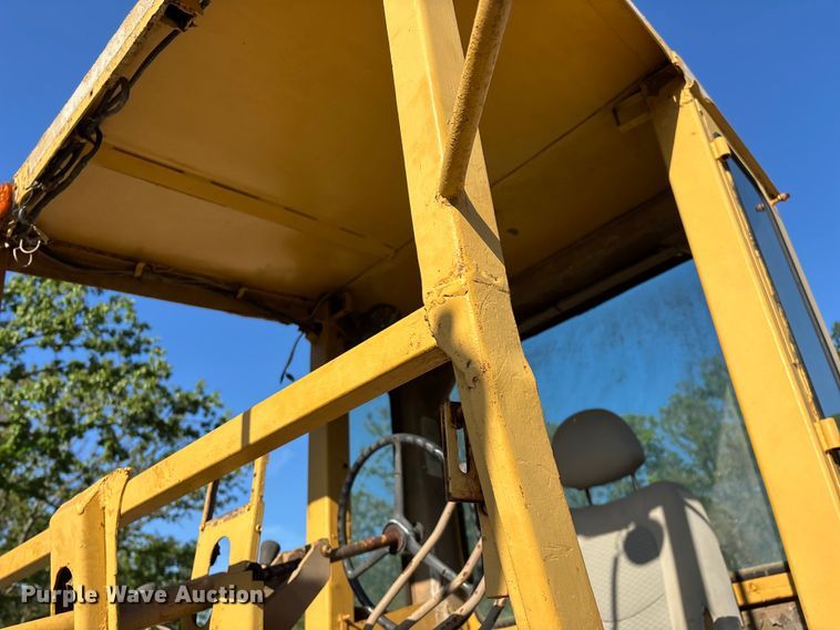 image for item FG0337 1986 Champion 710A motor grader
