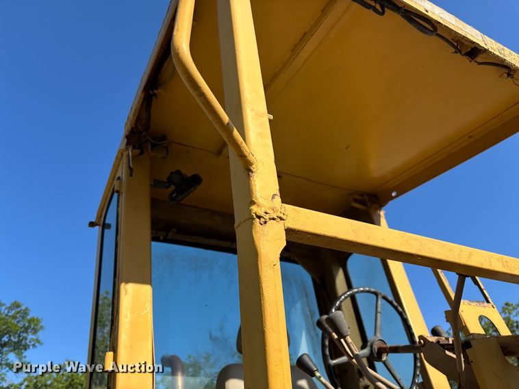 image for item FG0337 1986 Champion 710A motor grader