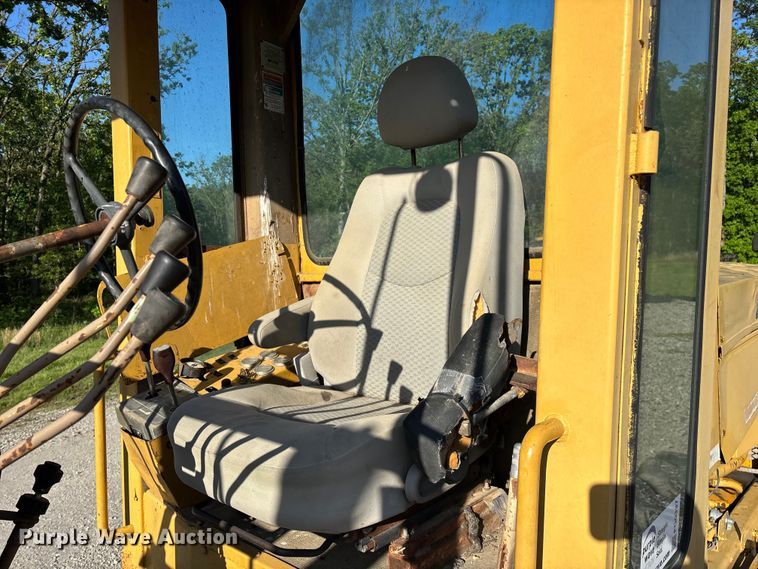 image for item FG0337 1986 Champion 710A motor grader