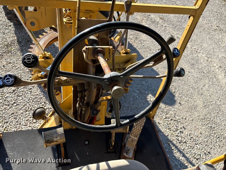 image for item FG0337 1986 Champion 710A motor grader