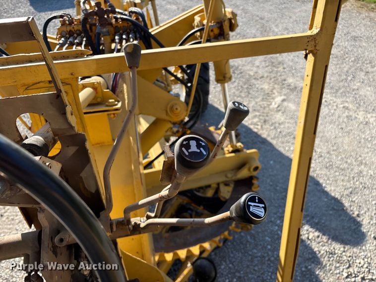 image for item FG0337 1986 Champion 710A motor grader
